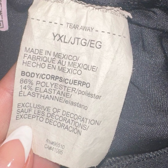 youth x-large ua leggings (a few spots that are glue) - Picture 4 of 4